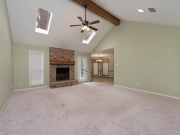 2nd image of 2812 Manzano Ct