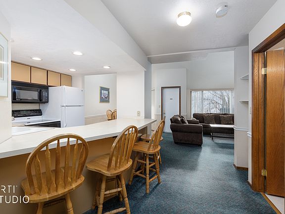 3rd image of 3815 N Wolf Creek Dr #110