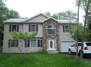 7342 Meadowlark Dr, Tobyhanna, PA