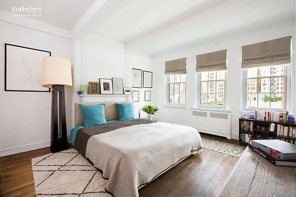 Sold by Sotheby's International Realty | media 8