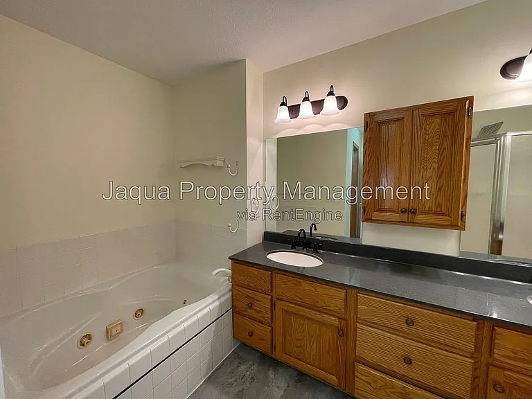 6228 Cross Bend Ct — Photo 10