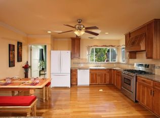 17906 Hatteras St, Encino, CA 91316