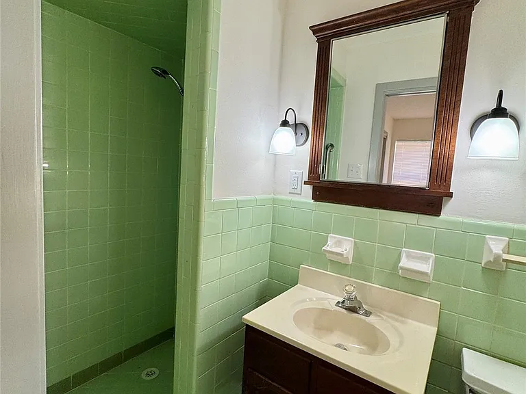 5811 Highland Hills Dr — Photo 31