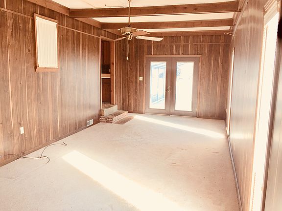 5th image of 205 Martin Dr