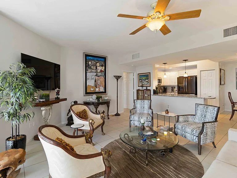 1001 Arbor Lake Dr #606 — Photo 16