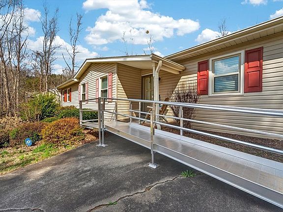4th image of 332 River Oak Dr