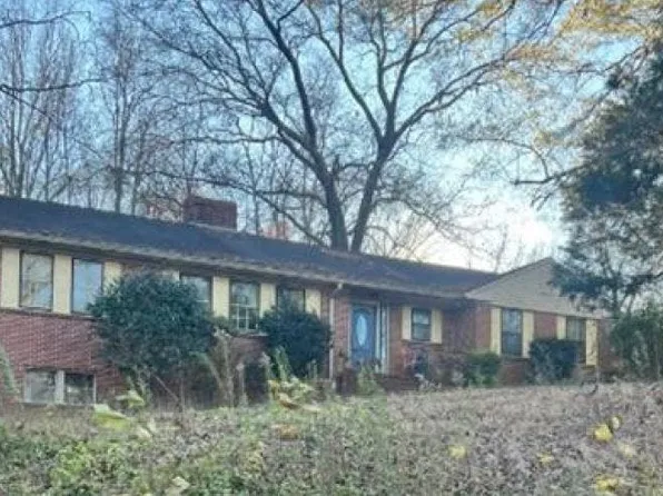 1 Forest Dr, Sylacauga, AL 35150