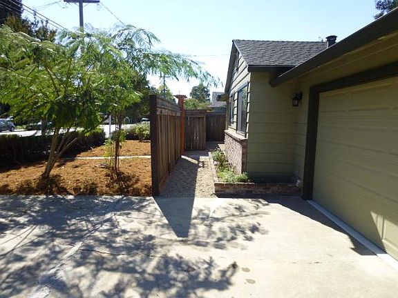 3rd image of 3423 Montgomery Dr