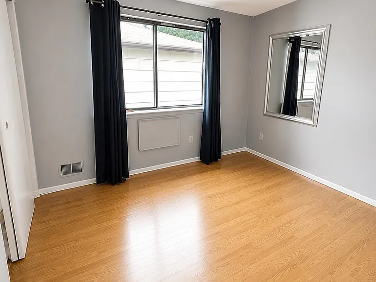 83 Wilson Ave — Photo 13