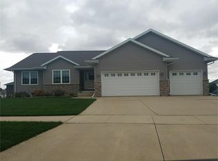 4919 Nordic Ridge Dr, Cedar Falls, IA 50613