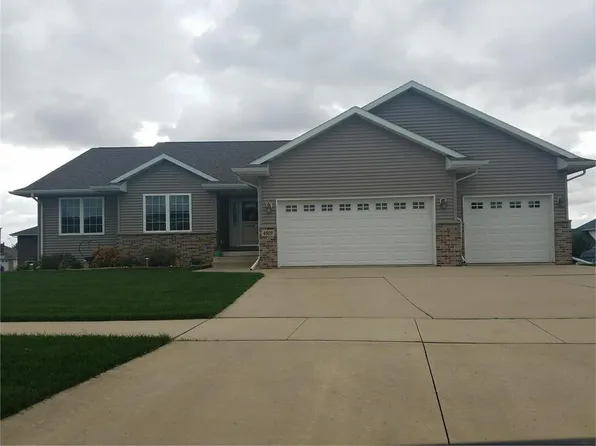 4919 Nordic Ridge Dr, Cedar Falls, IA 50613