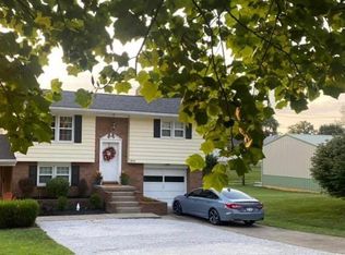 1915 Maxwell Ave, Point Pleasant, WV 25550