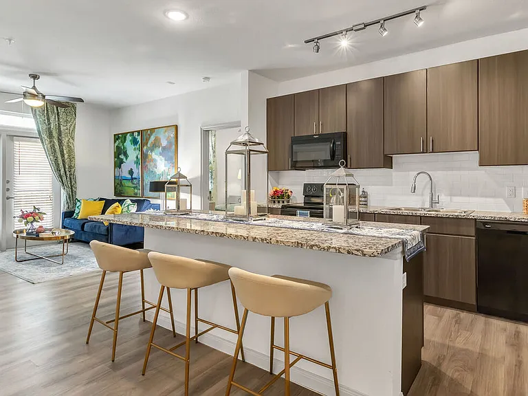Forest Pines Apartments — Photo 8