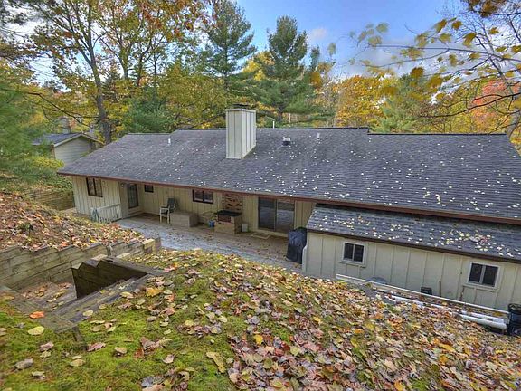 4th image of 4364 Maplewood Ln