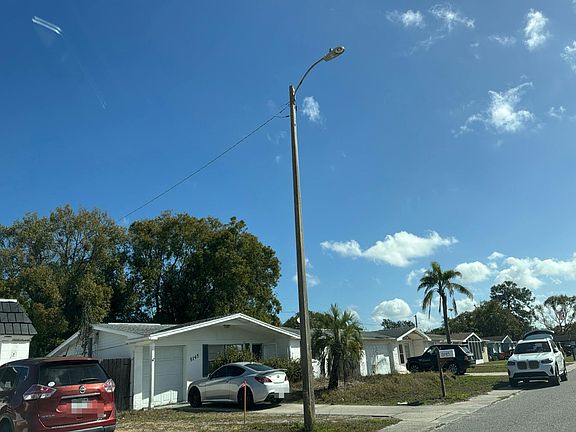 3rd image of 5145 Manor Dr