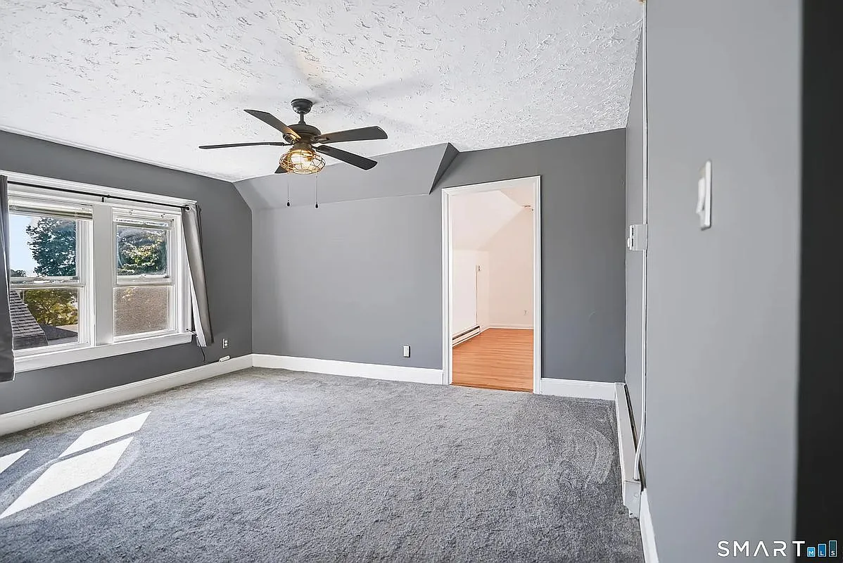 2 bed, 1.0 bath, 830 sqft, $1,950 — Photo 3