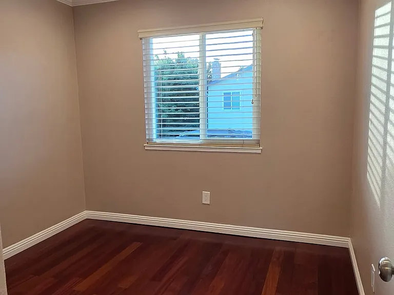 1135 Bennett Ct — Photo 8