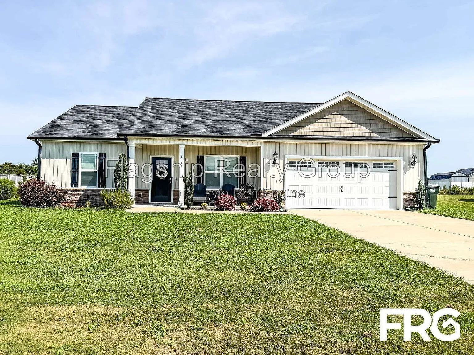 3 bed, 2.0 bath, 1527 sqft, $2,100 — Photo 3