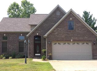 1622 N Folsomville Rd, Boonville, IN 47601