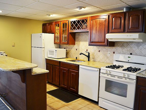 Lower Level Complete Kitchen
