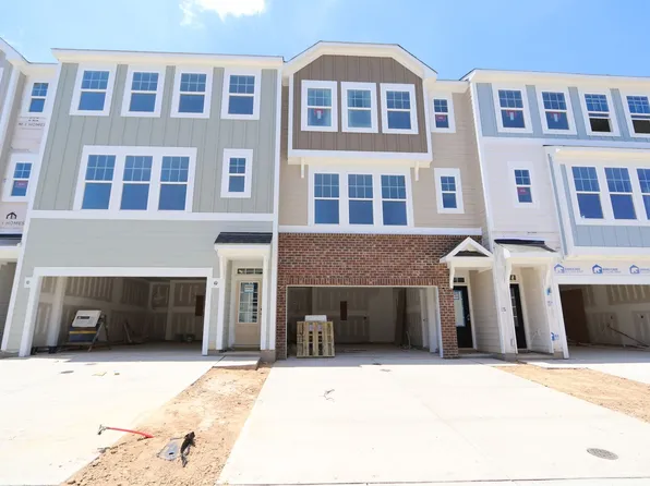 10057 Secluded Garden Dr, Apex, NC 27523
