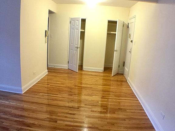 4th image of 4307 39th Pl APT 3G