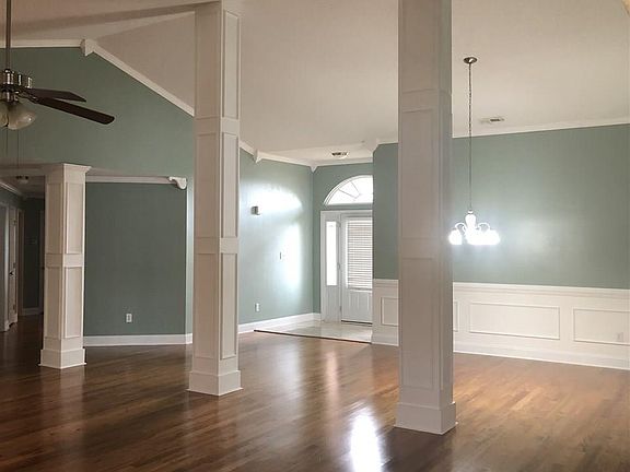 3rd image of 2704 Slate Dr SW
