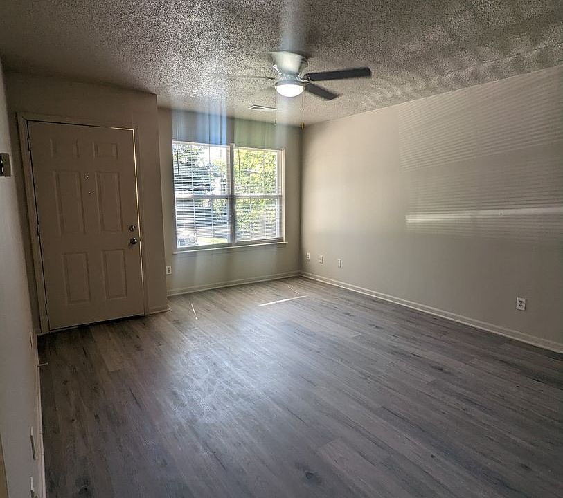 1st image of 410 Center Ave #A