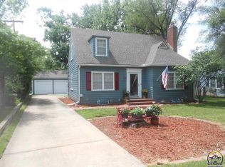 2913 SW 20th St, Topeka, KS 66604