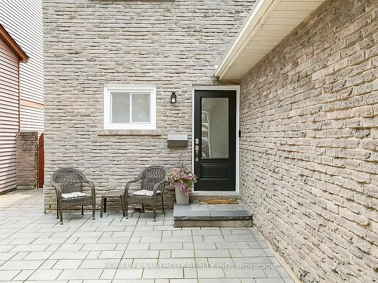 21 Mitchell Ave — Photo 4
