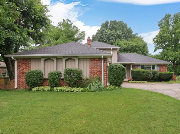 388 Leaning Tree Rd, Greenwood, IN 46142
