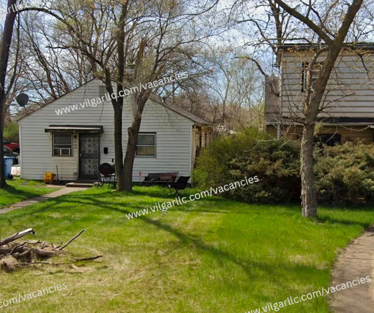 Very spacious 3 Bedroom and 1 Bathroom Home — Photo 1