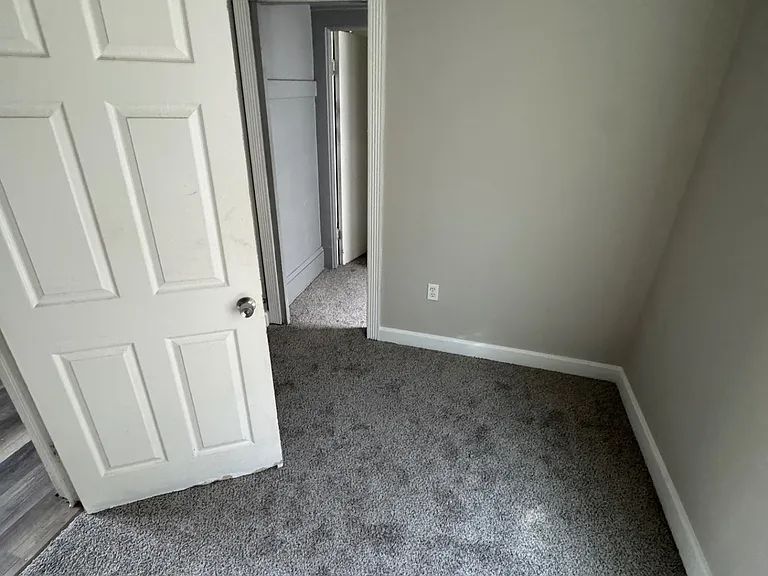 5911 Lansing Ave — Photo 5