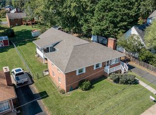 1008 Peartree Ln, Charlottesville, VA 22901