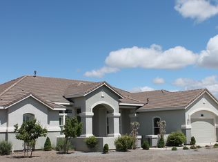 702 Seabiscuit Dr, Fernley, NV 89408