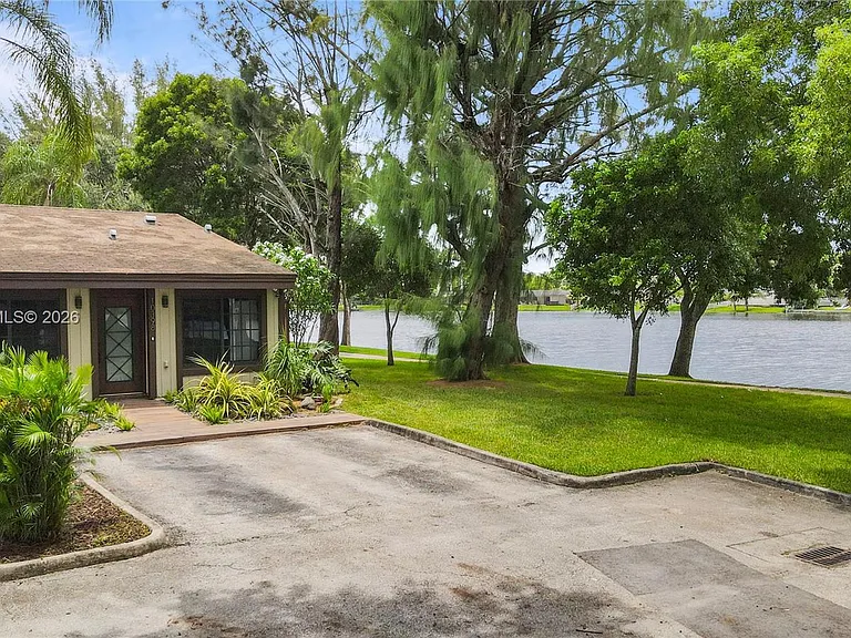 10398 Orange Ct #10398 — Photo 63