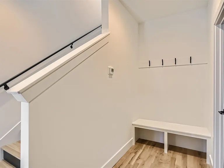 423 Serenity Ln — Photo 18