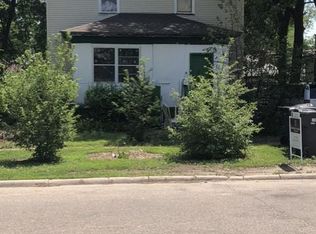 107 W 10th St, Grand Island, NE 68801