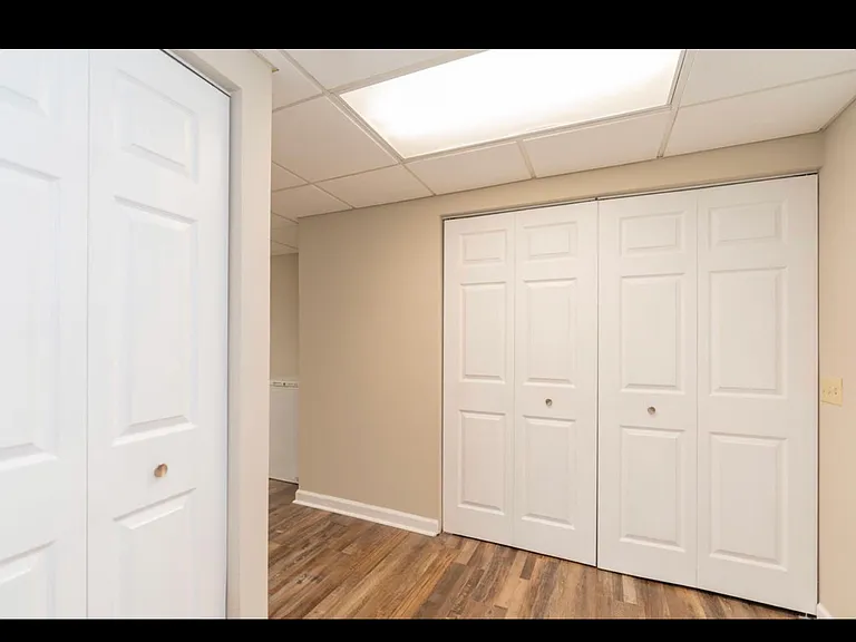 911 Crest Dr — Photo 24