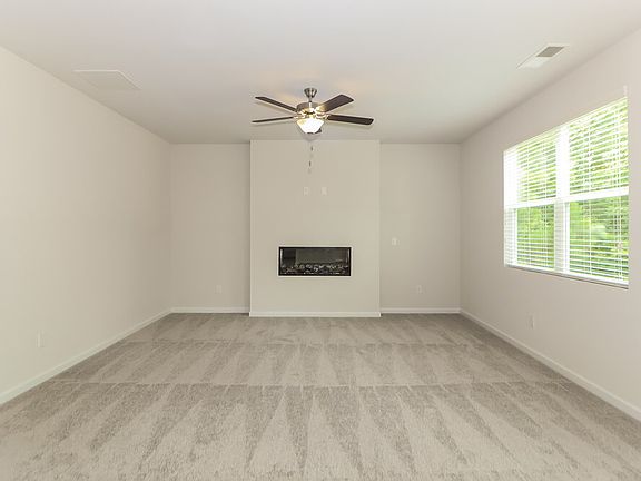 5th image of 235 Hamilton Pointe Dr