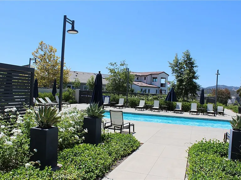 809 Sunrise Rd — Photo 18