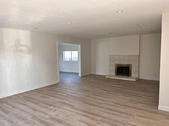4th image of 7243 Sale Ave