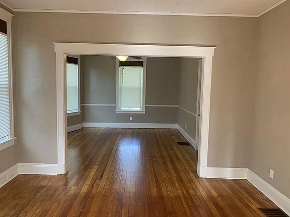5th image of 691 Pedretti Ave