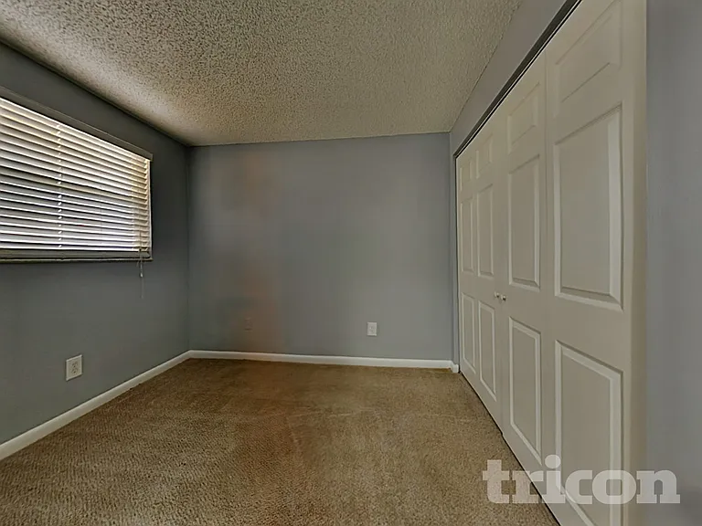 8235 Donaldson Dr — Photo 18