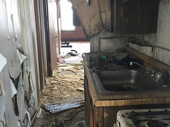 3rd image of 448 Bradford St