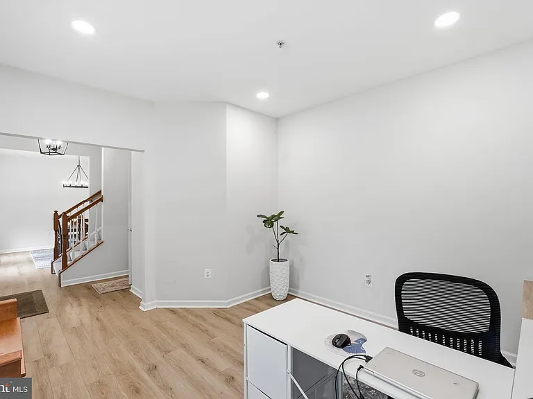 1908 Orchard Hill Dr — Photo 22