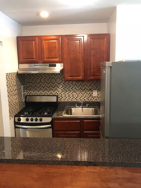 1st image of 7510 Grand Central Pkwy #1E