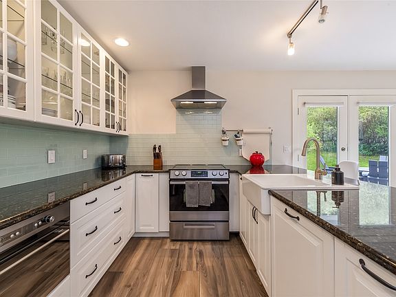 3rd image of 196 Wellington Rd