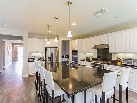 3rd image of 1519 Avila Ln
