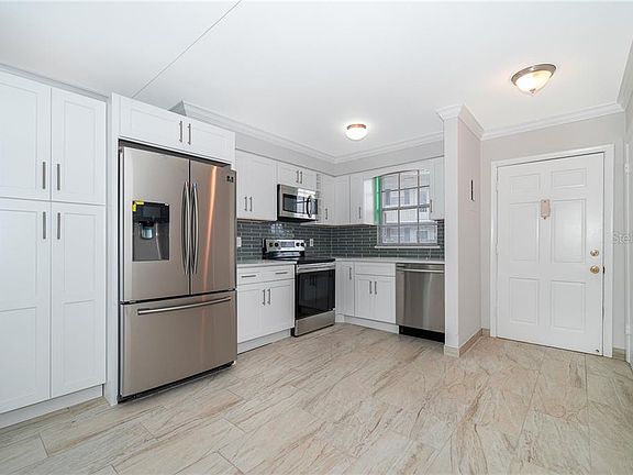 4th image of 1250 Denning Dr #130